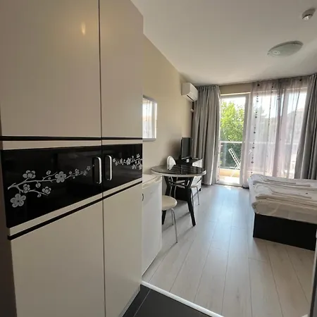 Admiral Plaza Colorful Apartamento