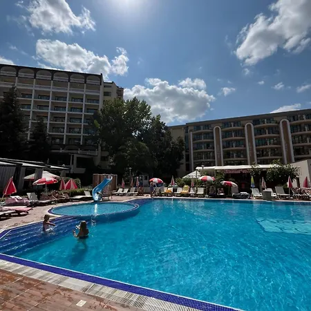 Admiral Plaza Colorful Apartamento